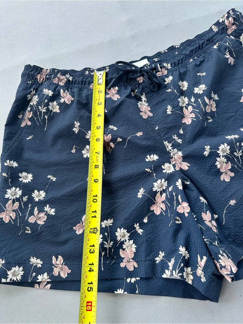 🎉5 for $45🎉 American Eagle swim trunks shorts man size XL